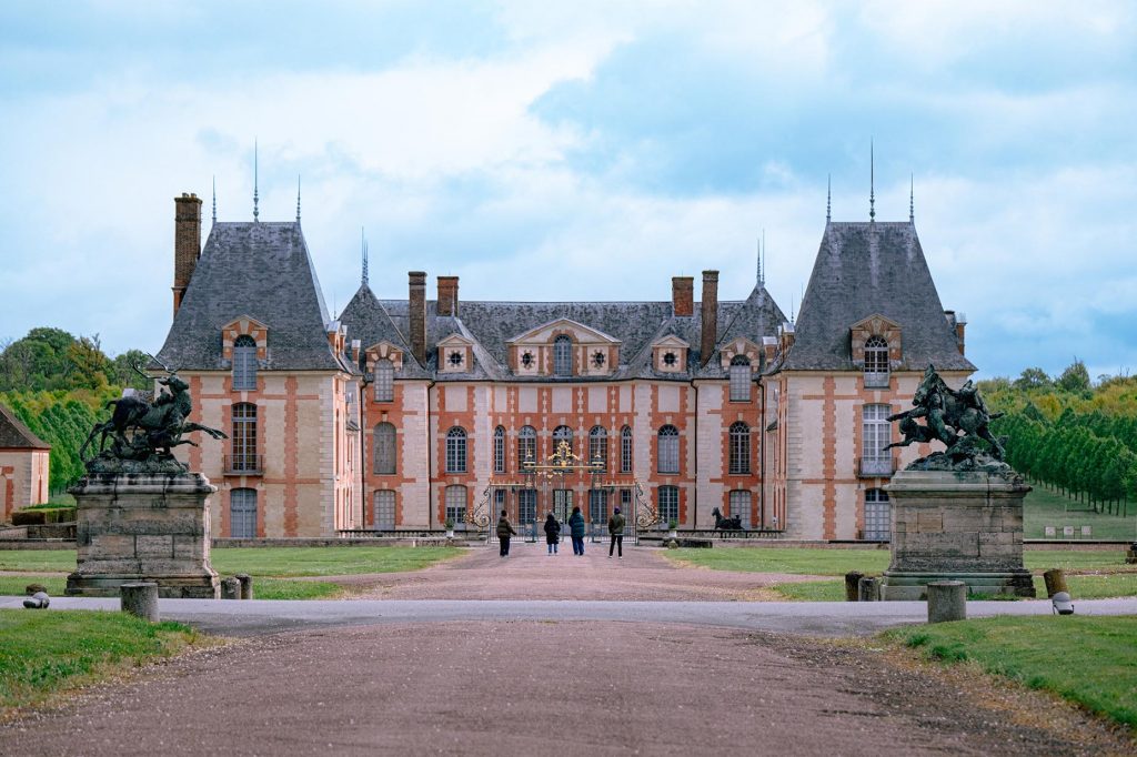 Sortie n° 7 - Domaine de Grosbois à Marolles-en-Brie, parc boisé de plus de 400 hectares, centre d’entraînement pour chevaux champions de trot - Les improbables